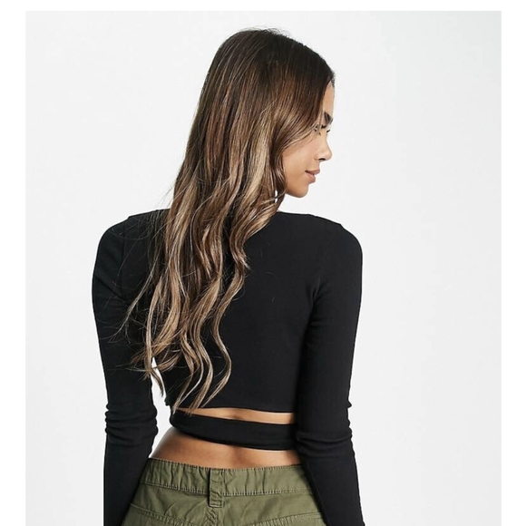 Black long sleeve cropped wrap top - Picture 3 of 5